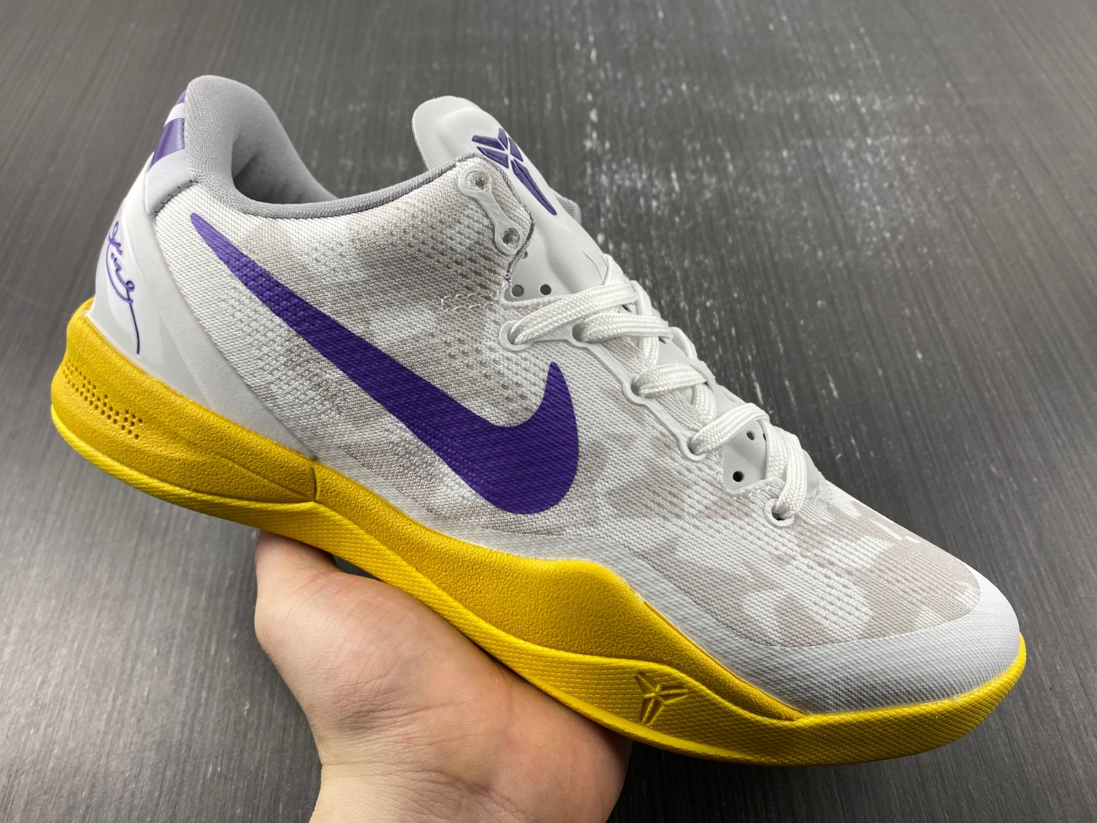 Nike Kobe 8 Easter 555035-101