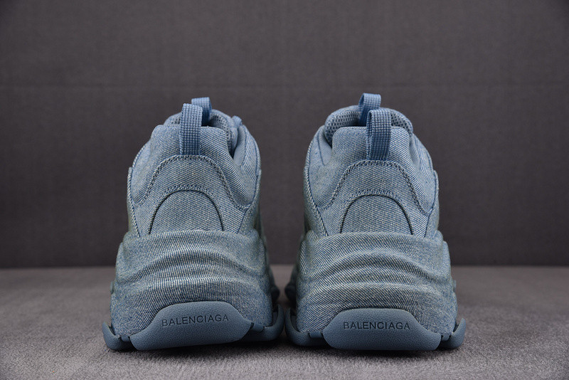 Ba*len*cia*ga triple s