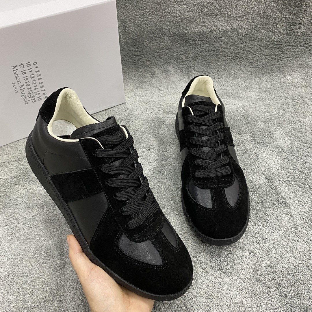 ma*s*n Ma*i*la sneakers