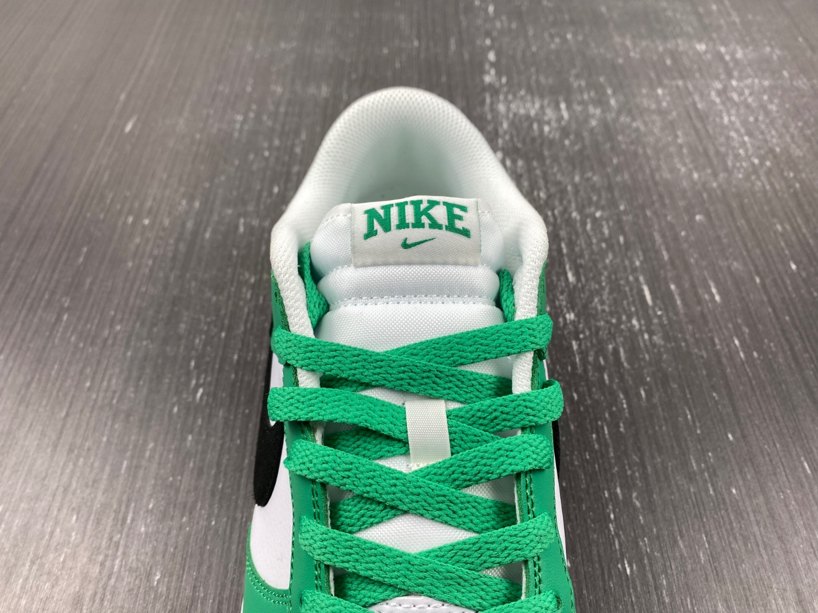 Nike Dunk Low Celtics FN3612-300