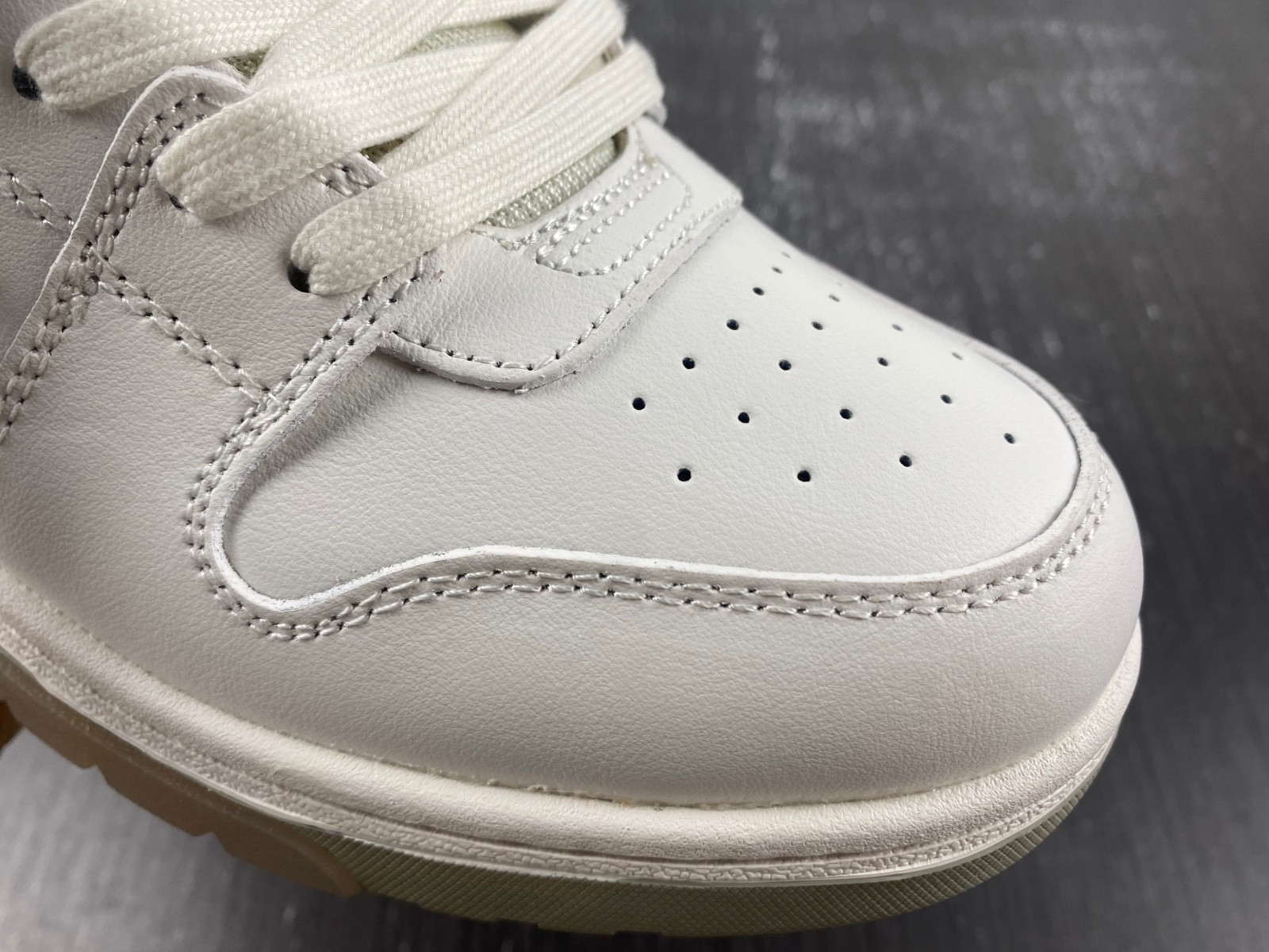 Off White GYM Sneaker