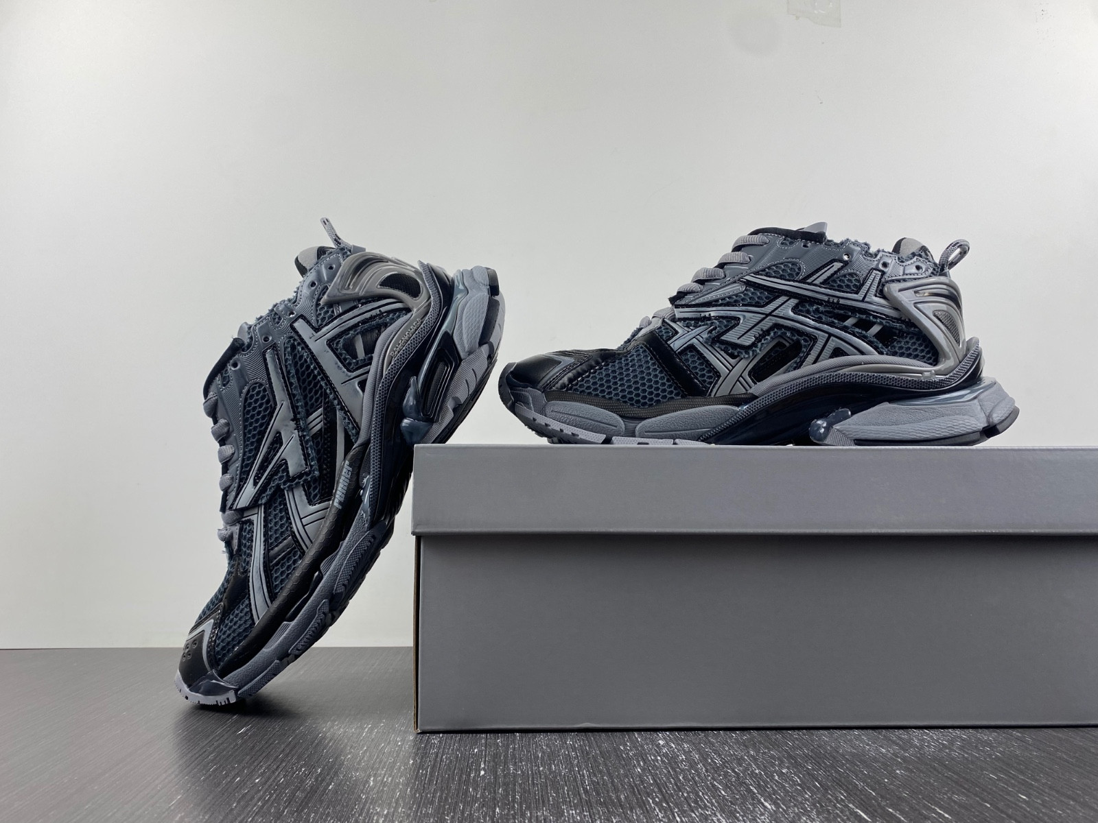 Ba*len*cia*ga runner