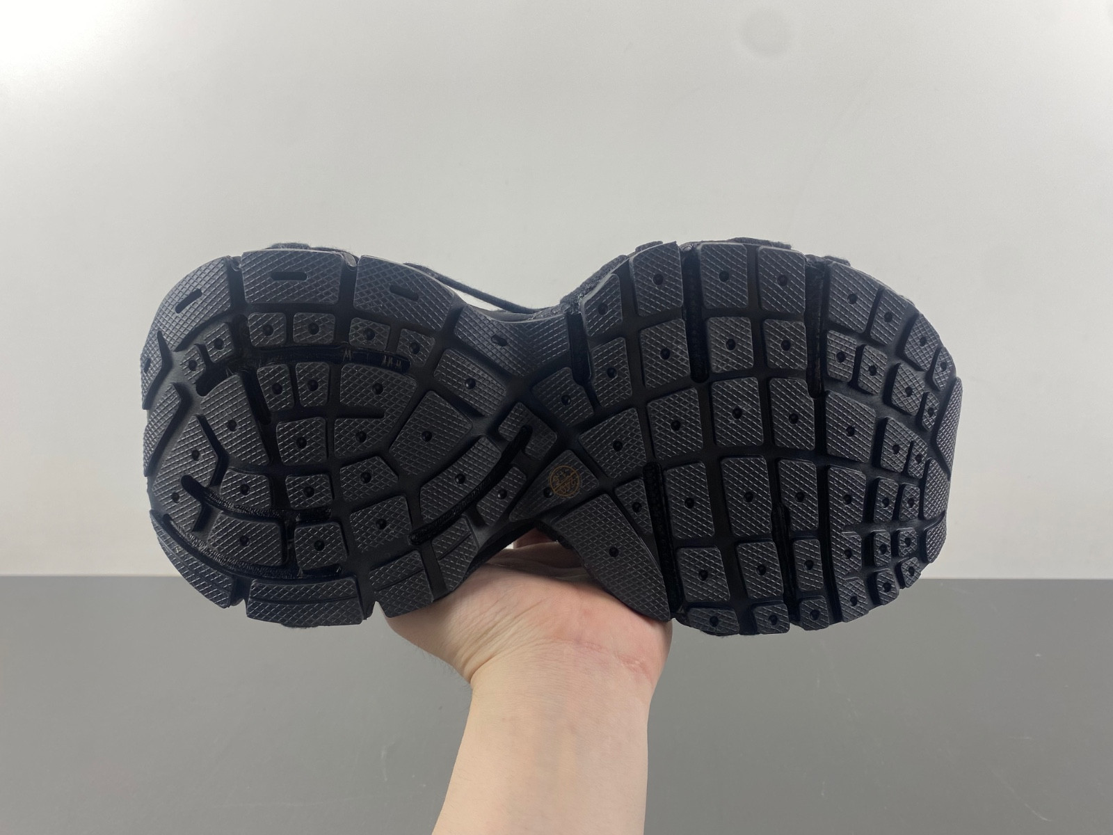 Ba*len*cia*ga phantom sneaker 734734 w3xl1 1090